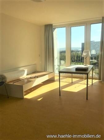 Blick übers Elbtal – für Studenten – Doktoranden – möblierte 3er WG Wohnung -frei ab 01.09.2026 – 1187 Dresden – Bild 1 von 1