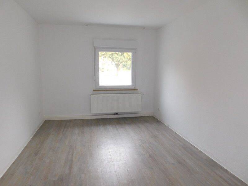 Überruhr-Holthausen: Frisch renov. 3-Zi.-Whg. mit großem Balkon, 45277 Essen (Überruhr-Hinsel Überruhr-Holthausen)