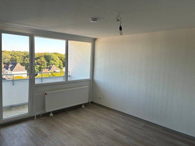 Helle 3-Zimmer-Wohnung mit Wand und Bodenbelag, 44357 Dortmund (Bodelschwingh Nette Oestrich Westerfilde)