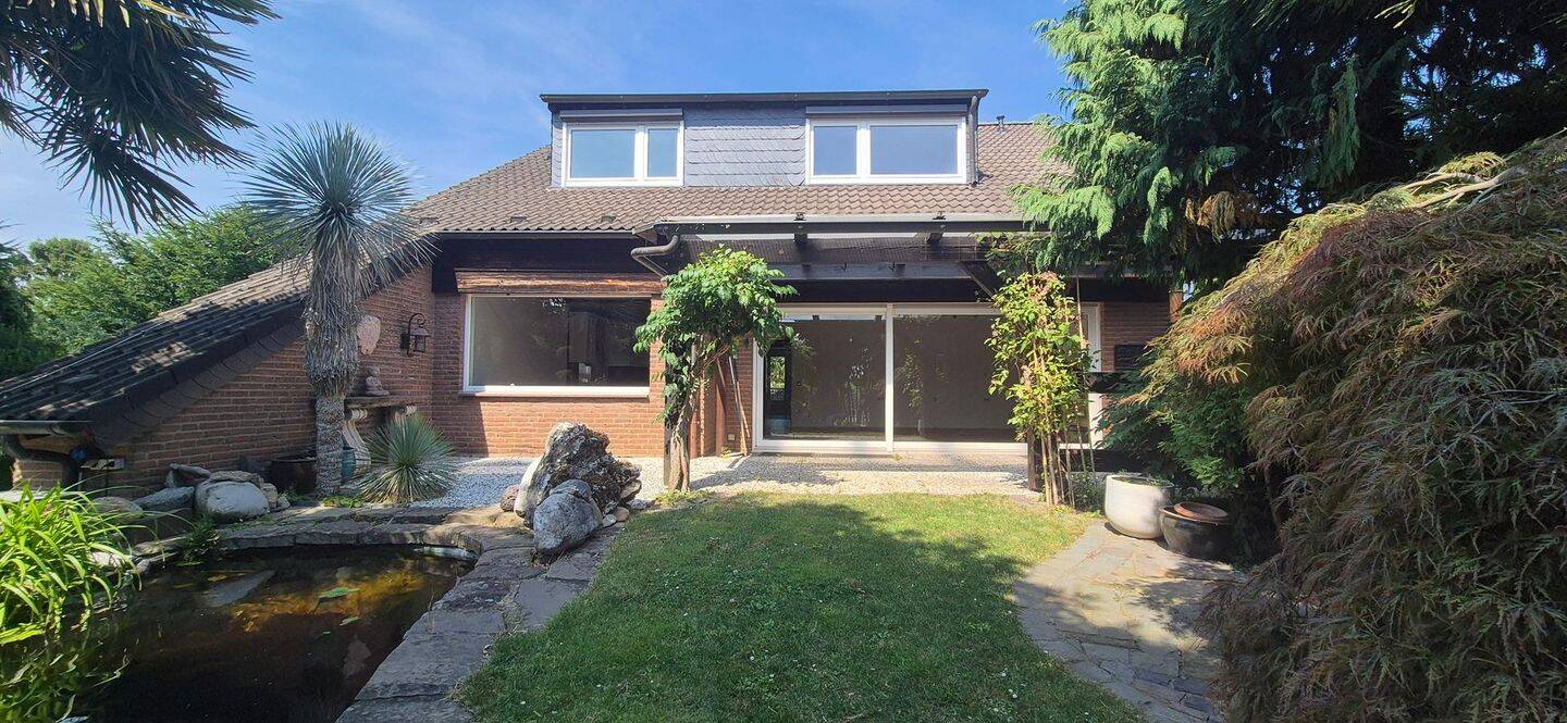 Großzügiges Einfamilienhaus mit Einliegerwohnung und traumhaftem Garten, 51381 Leverkusen (Bergisch Neukirchen Lützenkirchen Quettingen)