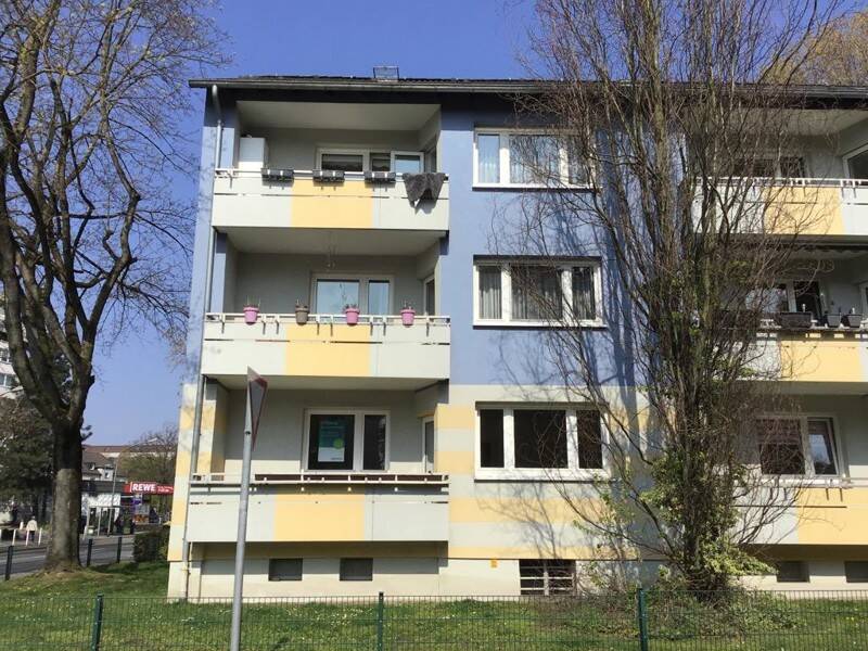 Wunderschöne Familienwohnung mit modernem Tageslichtbad und herrlichem Balkon im EG!, 45279 Essen (Freisenbruch Horst)