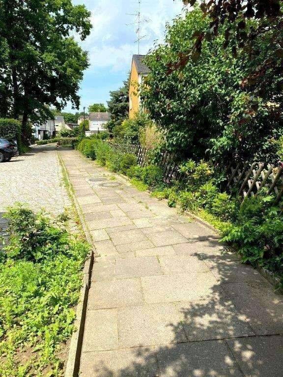 – Ruhige Grünlage/ Reihenendhaus mit Terrasse, Keller und Garage –, 12349 Berlin (Neukölln)