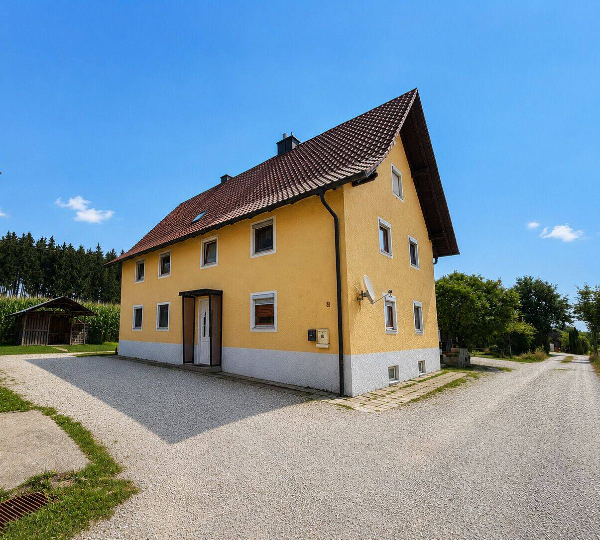 Mehrgenerationenhaus mit 3 Wohnungen, Garten und einzigartigem Weitblick!, 84169 Altfraunhofen