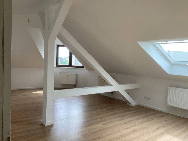 Großzügige Dachgeschoßwohnung mit Einbauküche!, 4249 Leipzig (Großzschocher Hartmannsdorf-Knautnaundorf Knautkleeberg-Knauthain Lausen-Grünau)