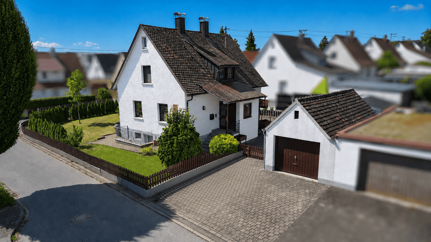 Charmantes Einfamilienhaus mit großzügigem Außenbereich und vielseitigem Platzangebot, 88427 Bad Schussenried