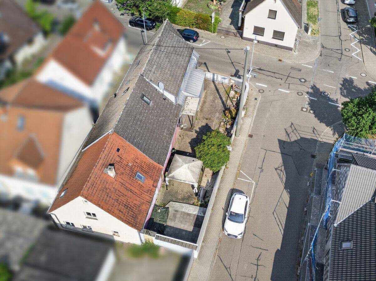 Sanierter Altbau oder Freiraum für Neubau: Ihr neues Zuhause mit maximaler Gestaltungsfreiheit, 76149 Karlsruhe (Neureut Nordstadt)