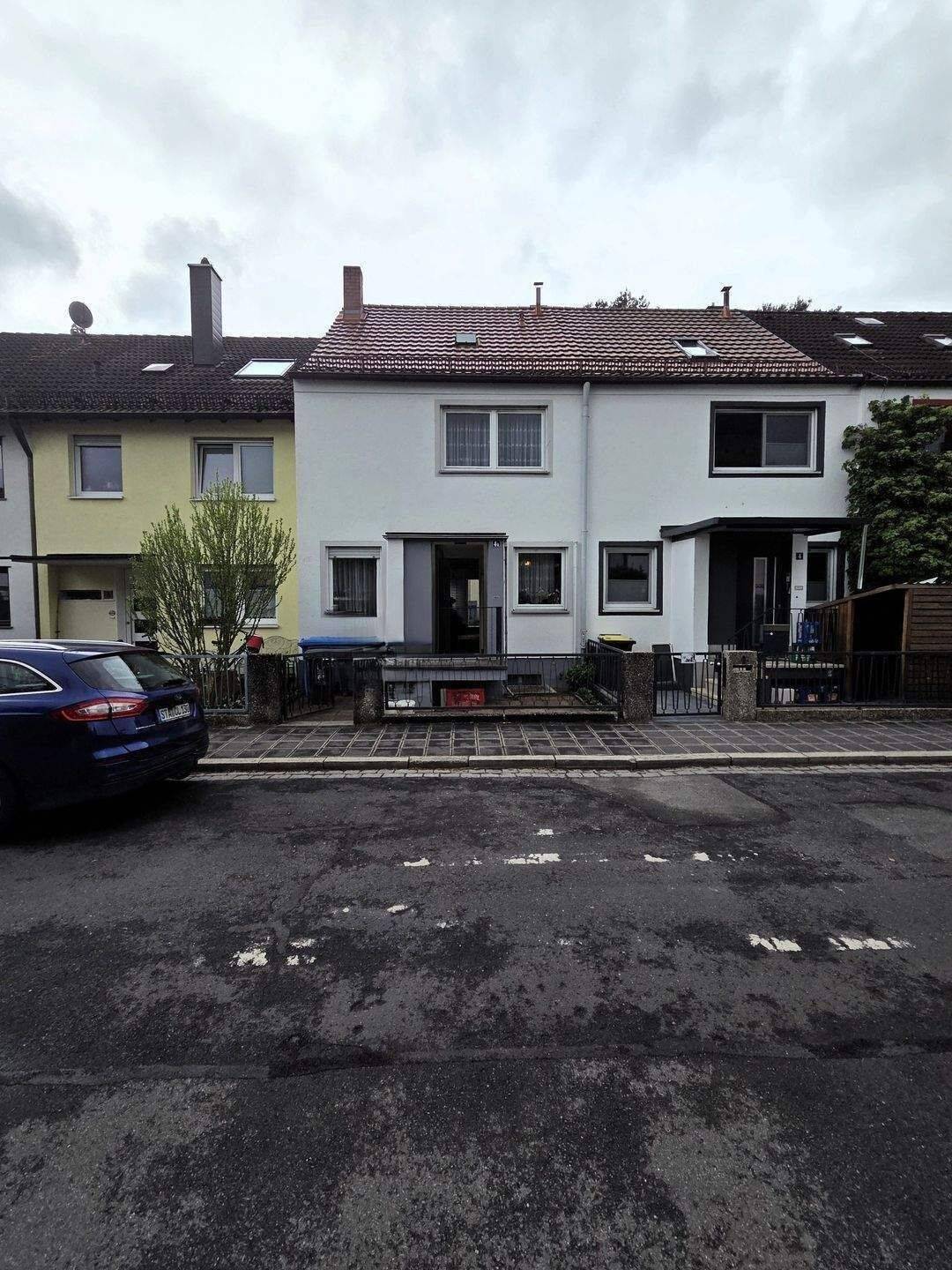 Charmantes Reihenmittelhaus in gefragter Lage verwirklichen Sie Ihre Wohnideen, 90475 Nürnberg