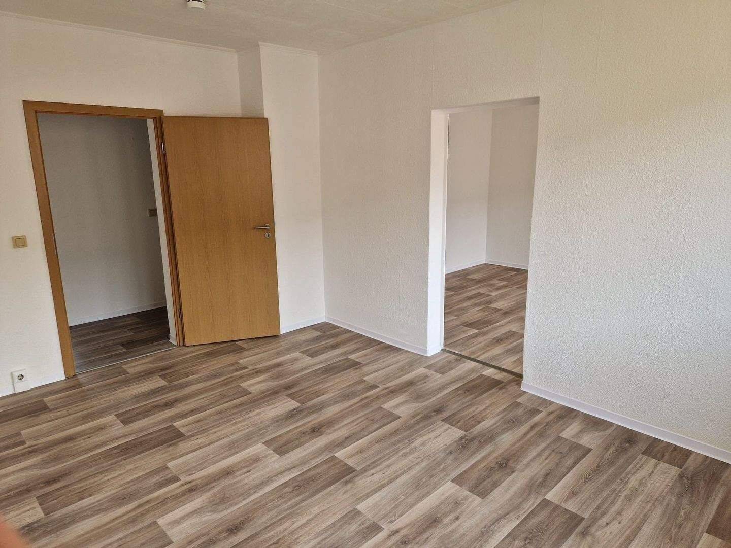 Wunderschöne geschnittene sanierte Wohnungen in Remptendorf von 25 bis 71,5 qm in Remptendorf zu vermieten. Hier lässt es sich leben!, 7907 Schleiz
