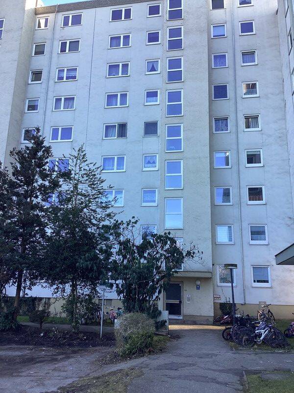 Wohnen mit Weitblick: renovierte 2-Zimmer-Wohnung mit Balkon!, 82178 Puchheim