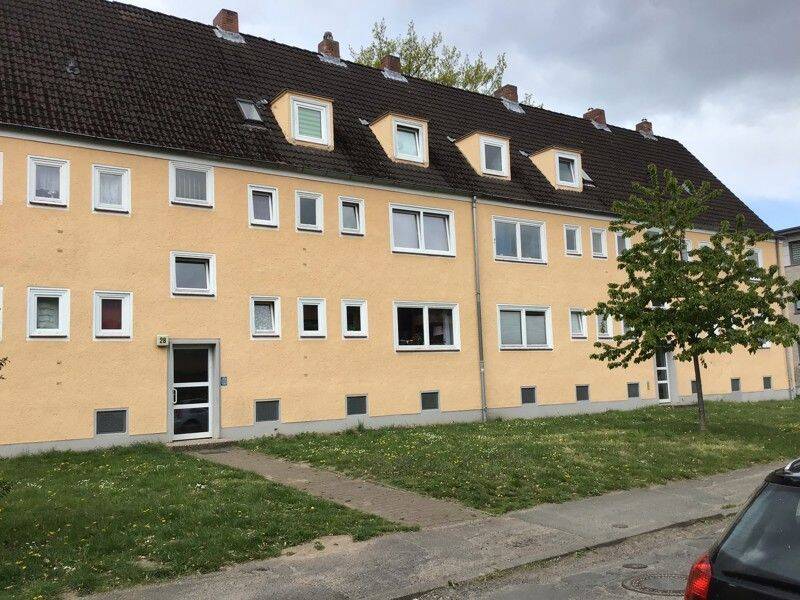 Erneuerte 2,50-Zimmer-Wohnung in Eichholz, 23564 Lübeck (Sankt Gertrud Sankt Jürgen)