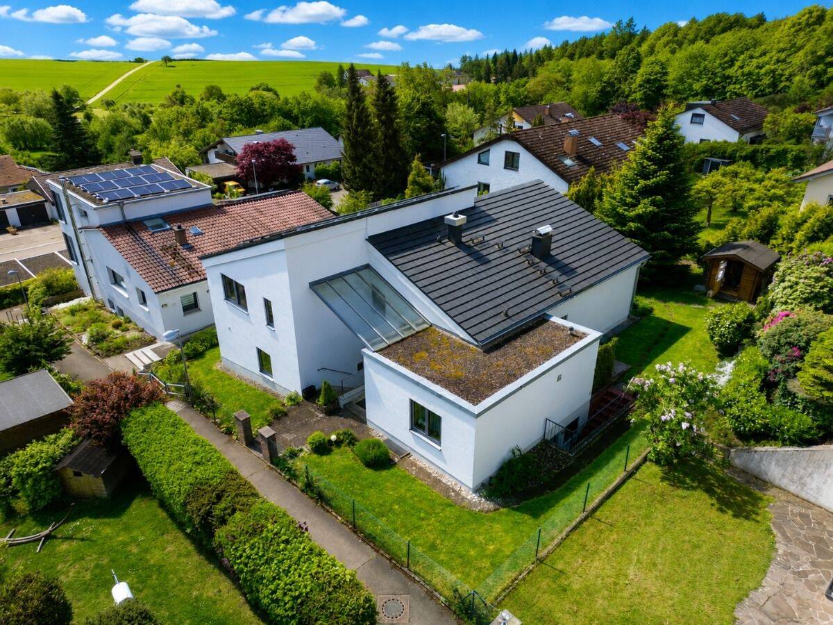 Attraktives Einfamilienhaus mit Einliegerwohnung am Neuen Roten Berg in Ulm-Söflingen, 89081 Ulm