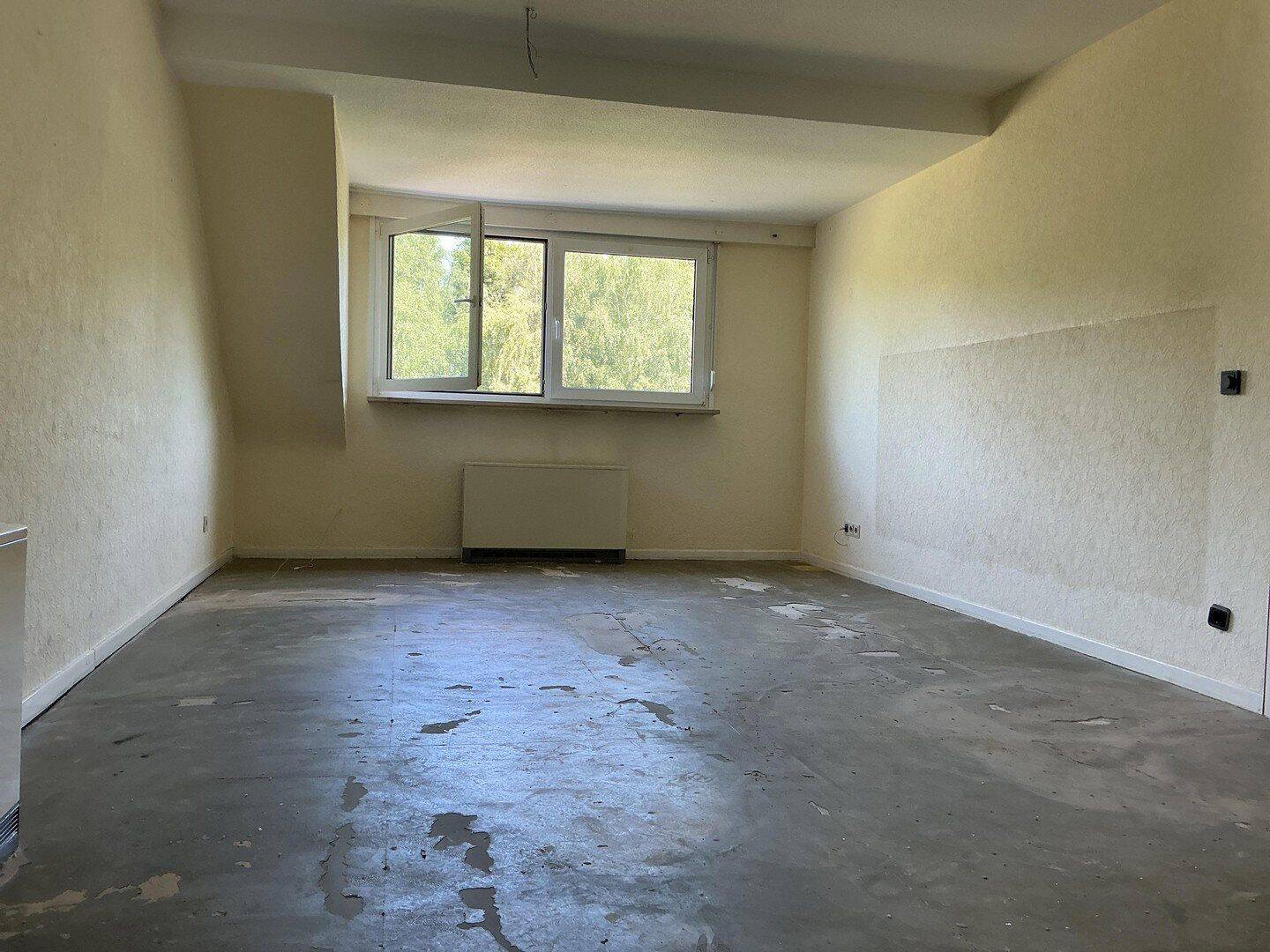 3-Zimmer-DG (2. Etage) für handwerklich Geschickte, ab sofort verfügbar, 45357 Essen (Bedingrade Borbeck-Mitte Dellwig Frintrop Gerschede)