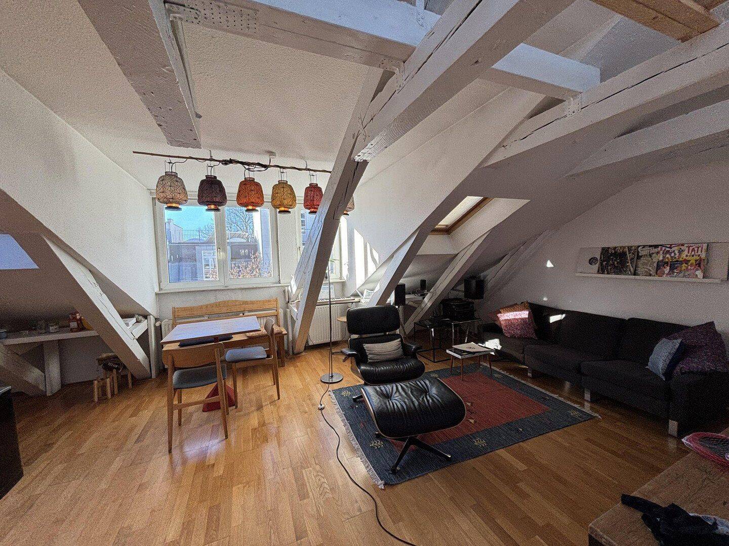 Luftige Dachgeschoßwohnung beim Paulinenplatz, 20359 Hamburg (Altona Altona-Altstadt Neustadt Sankt Pauli Sternschanze)