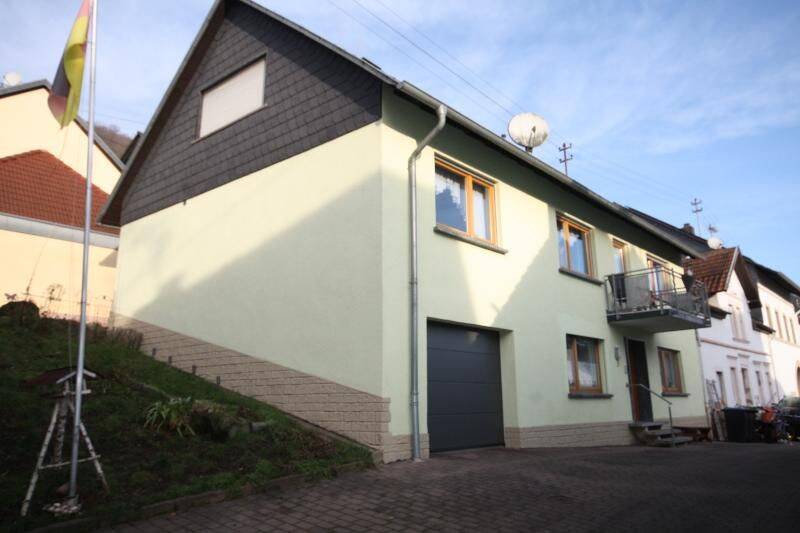Gepflegtes Ein- bis Zweifamilienhaus – sofort bezugsfertig, 67742 Adenbach