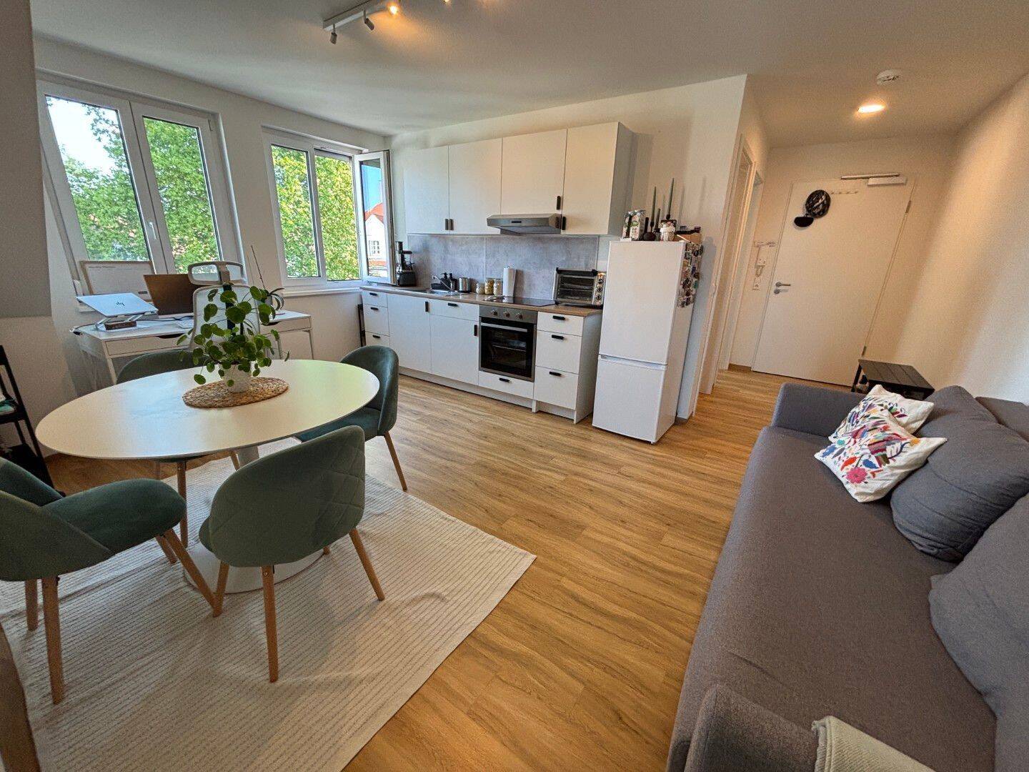 Neuwertige Dachgeschosswohnung nähe Lindaupark, 88131 Lindau (Bodensee)