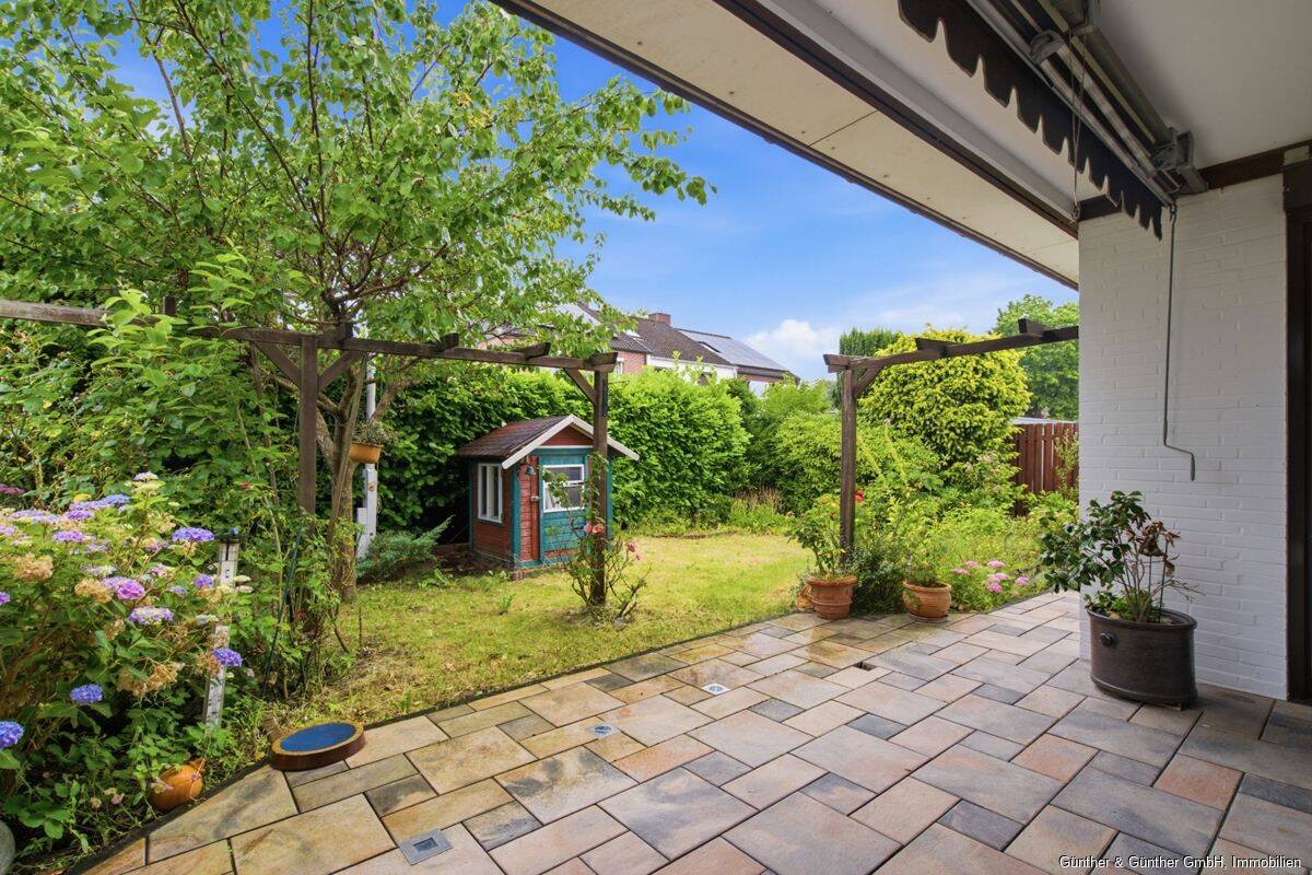 Einfamilienhaus mit Einliegerwohnung und Garten in ruhiger Wohnlage, 22880 Wedel