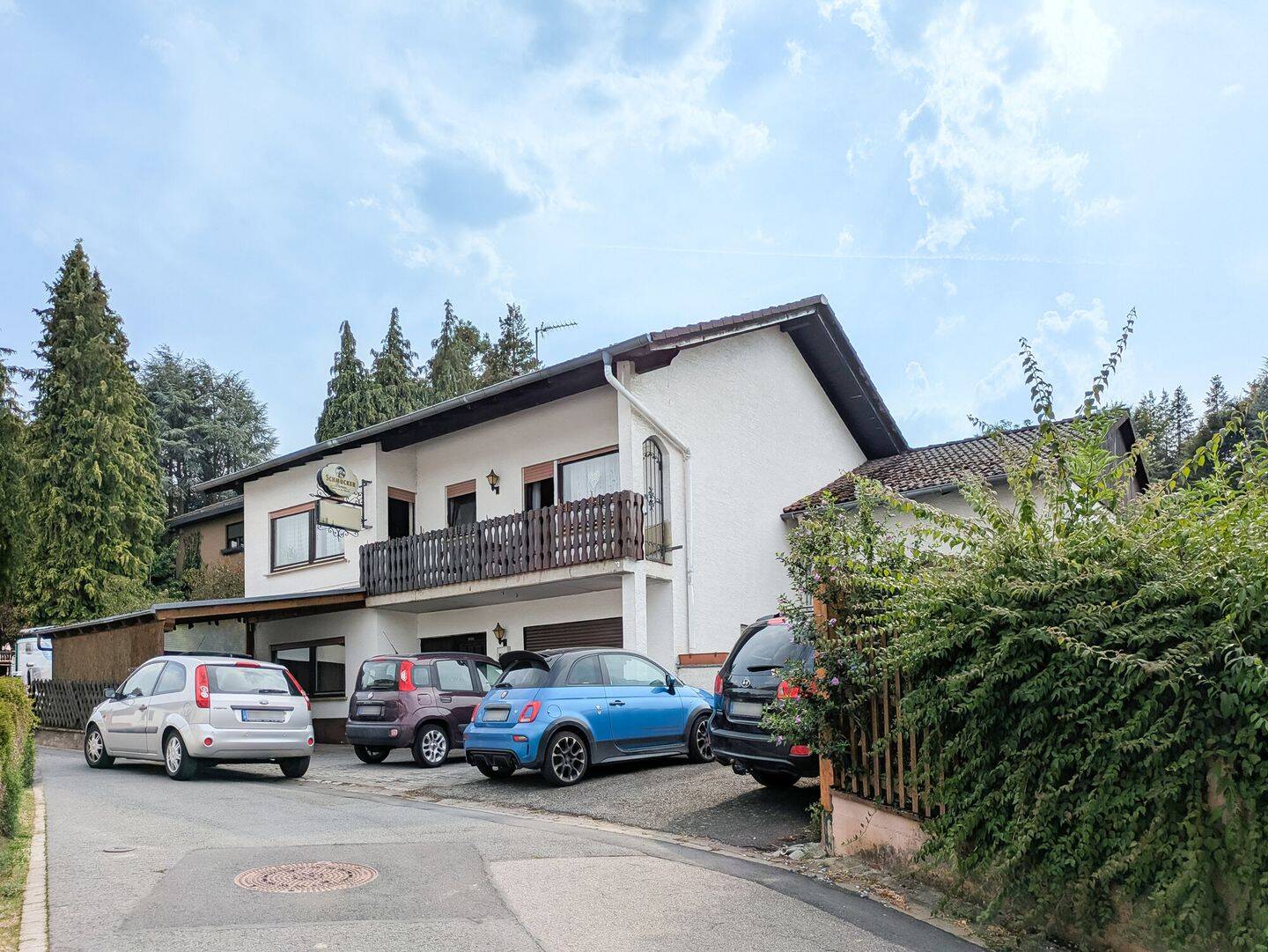 Haus in Randlage mit ehemaliger kleiner Kneipe und großer Garage mit Hebebühne sucht neuen Hausherrn, 64739 Höchst i. Odw.