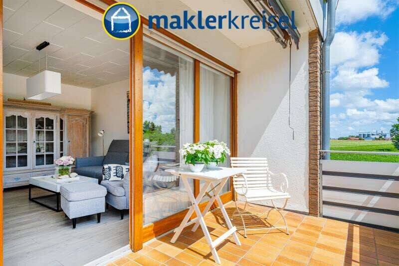 Nordseeheilbad Carolinensiel: schicke Eigentumswohnung mit Balkon und Garage in zentraler Lage, 26409 Wittmund