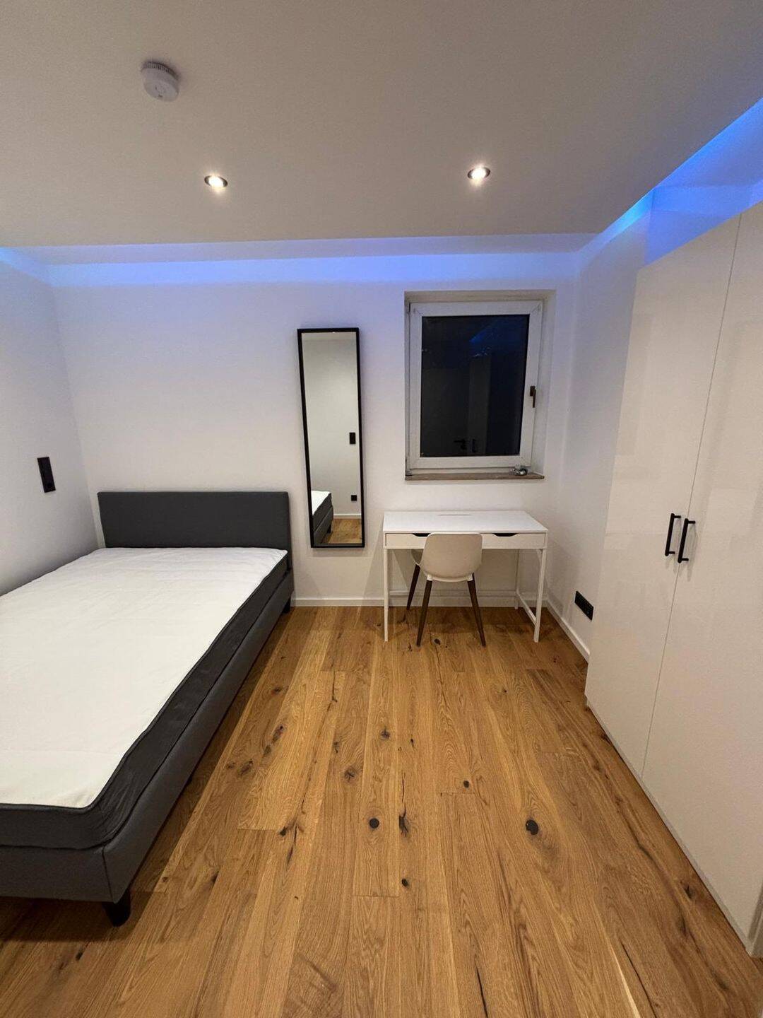 WG , Room 4, Kreuzhofstr. 6, 81476, Munich, 81476 München (Thalk. Obersendl.-Forsten-Fürstenr.-Solln)