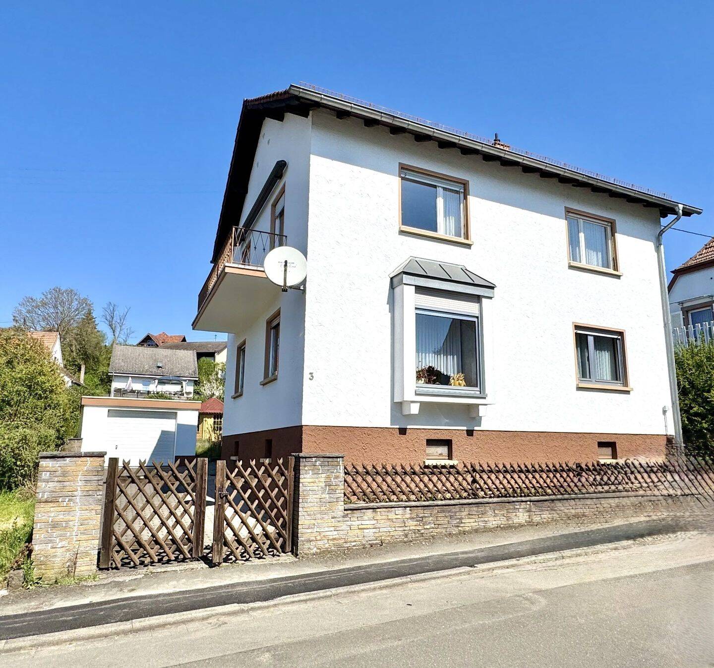 Hirschhorn: Freistehendes Einfamilienhaus mit Garage, 67732 Hirschhorn/Pfalz