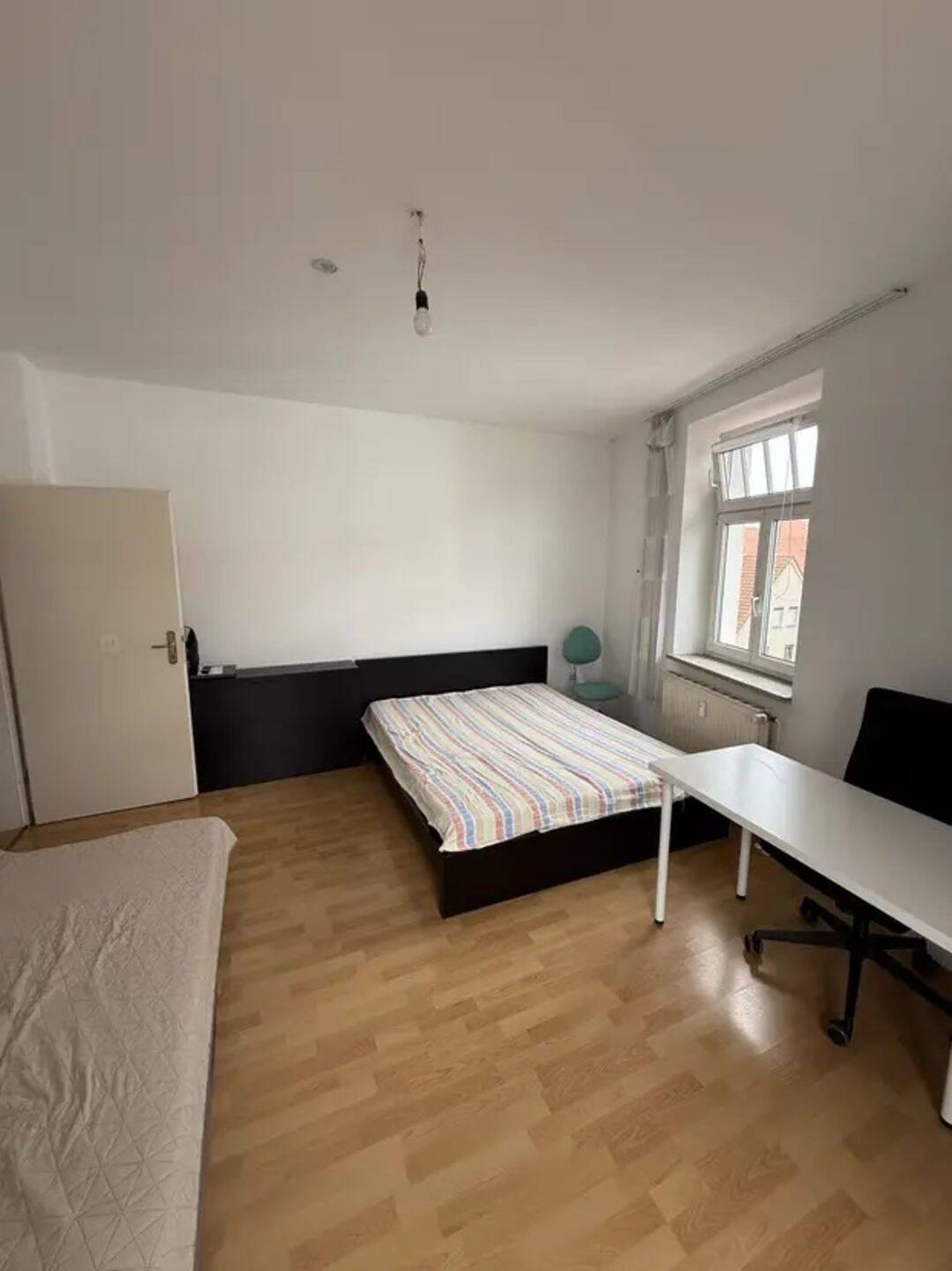 Große 1 Zimmer Wohnung mit Balkon, 86154 Augsburg (Oberhausen)