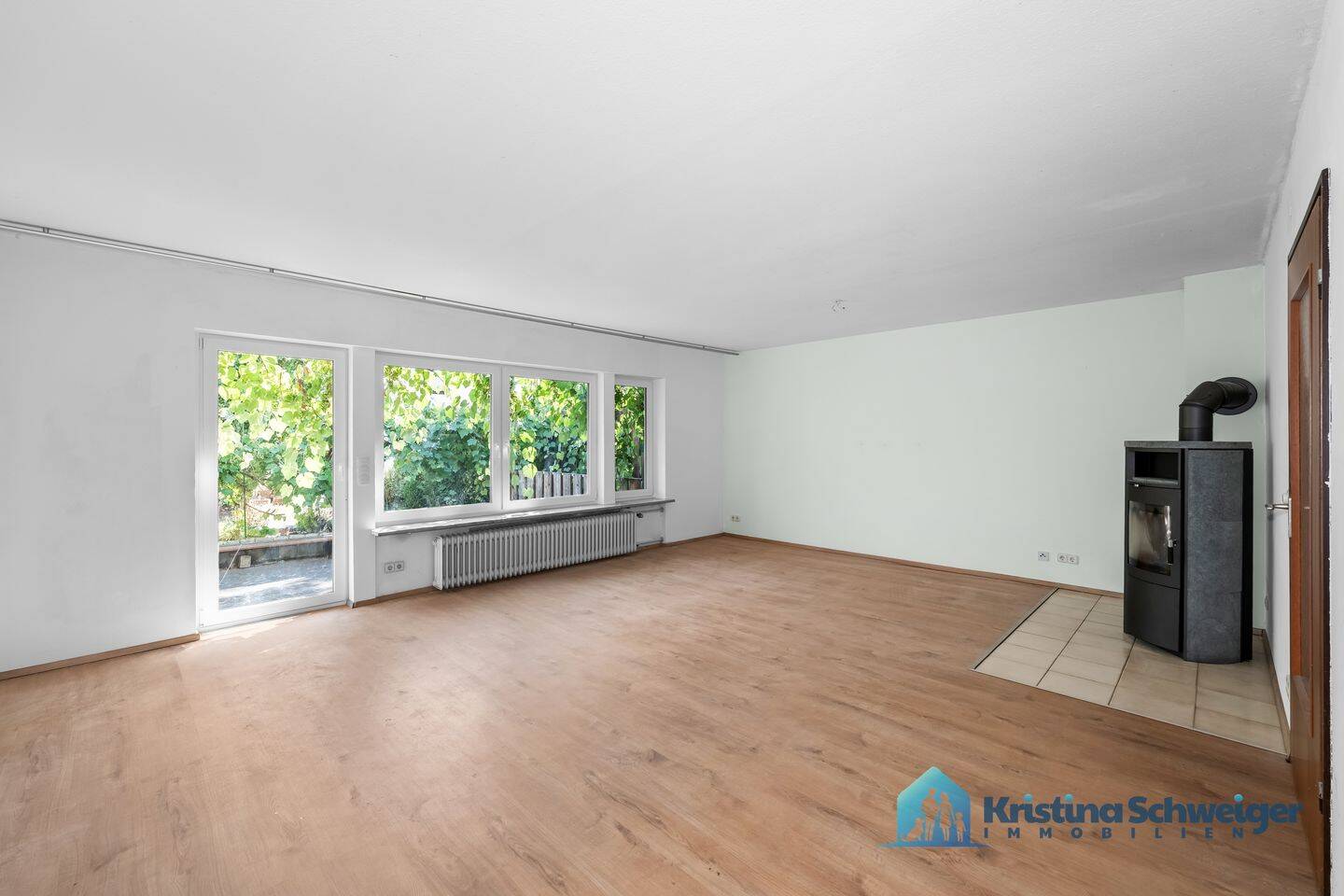 Sonniges Reihenmittelhaus mit Garten & Garage in ruhiger Lage von Katzwang, 90453 Nürnberg