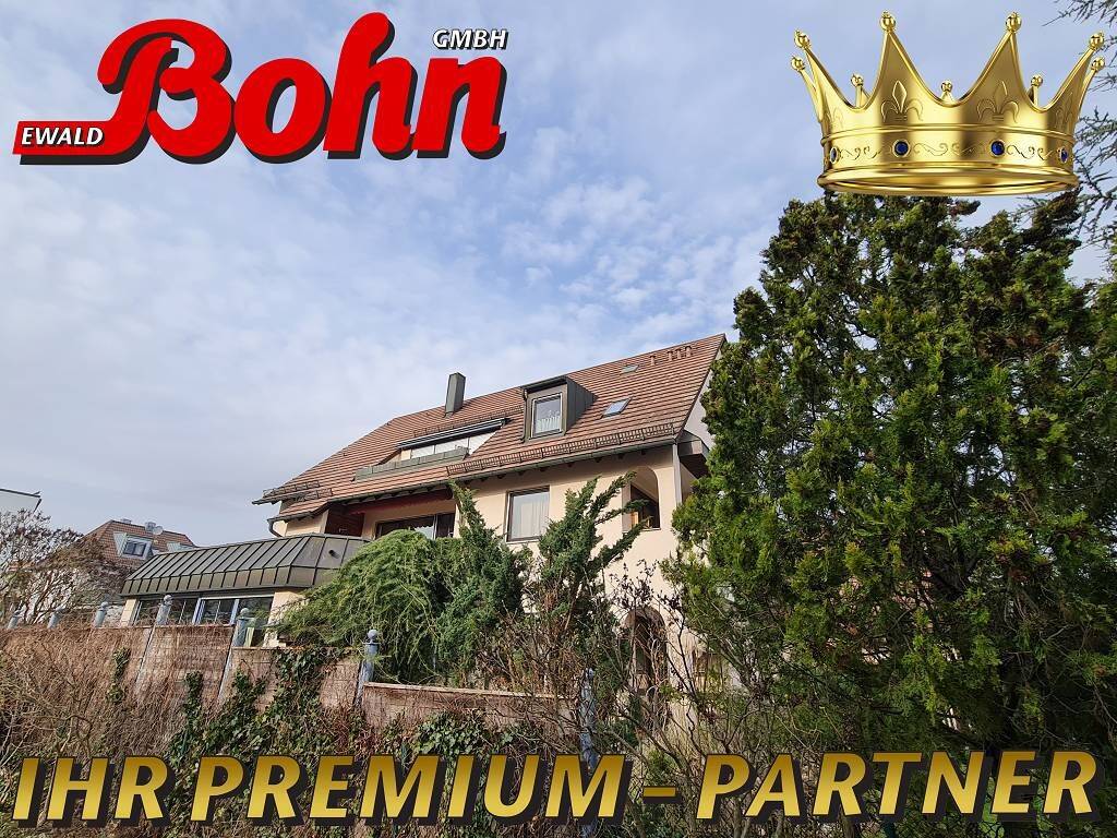 m3482 Großzügige und Top-sanierte 3-Zimmer-Studio-Wohnung mit Dachloggia, 90765 Fürth