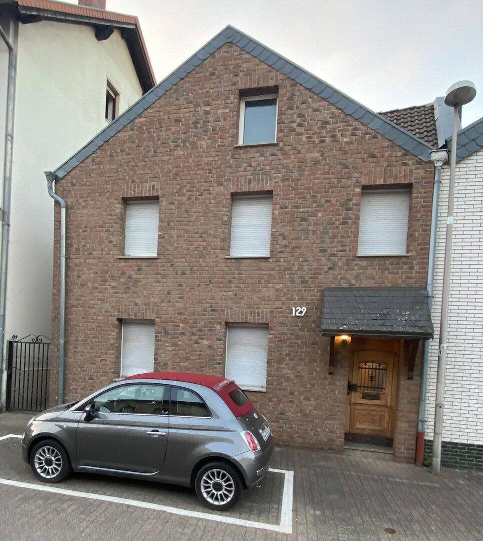 Einfamilienhaus mit Anliegerwohnung, 52249 Eschweiler