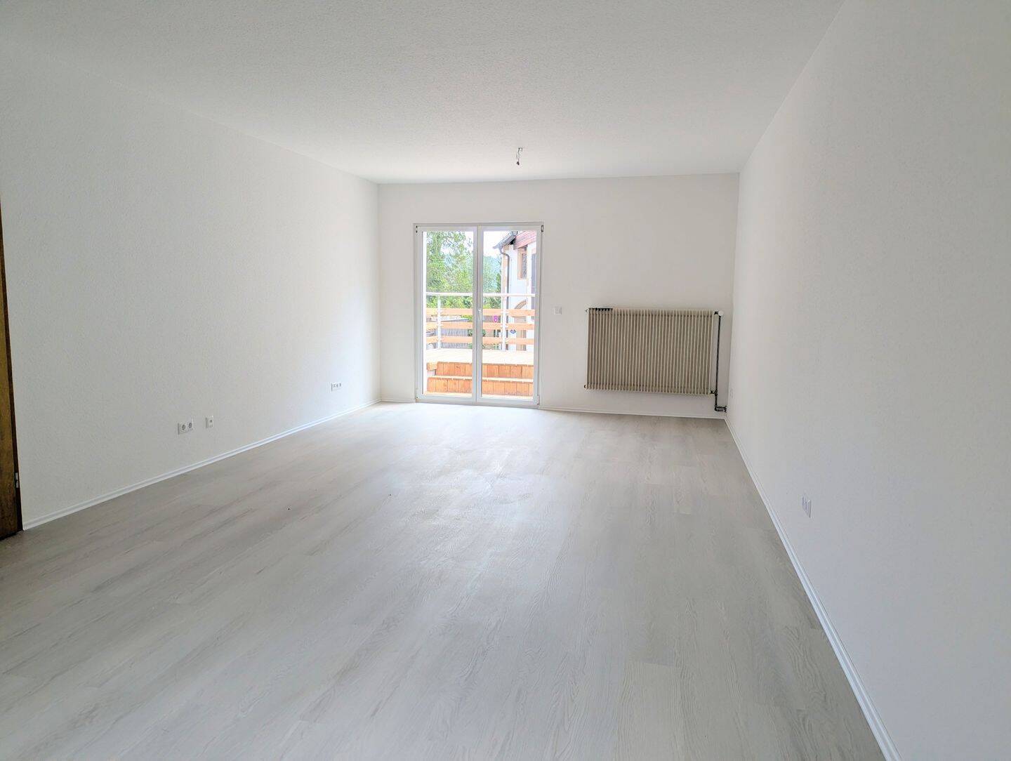 Erstbezug – Kernsanierte 2-Zimmer-Wohnung mit Balkon in der Altstadt von Wächtersbach, 63607 Wächtersbach