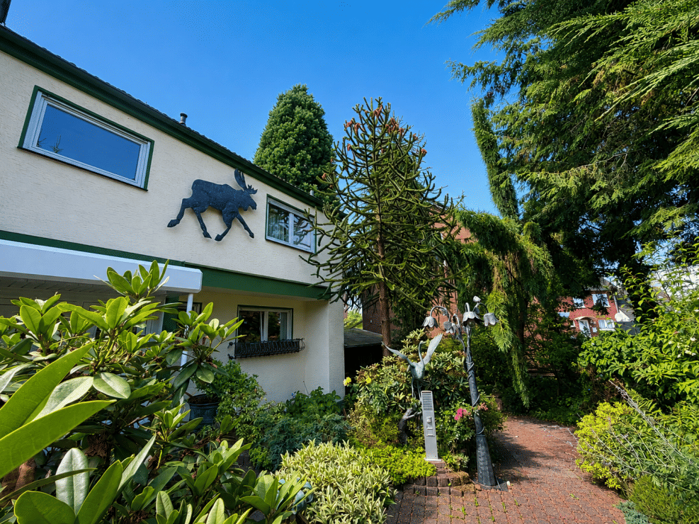 Luxuriöses Reihenendhaus mit exklusiver Ausstattung und idyllischem Garten in Remscheid-Lüttringhausen, 42899 Remscheid (Lennep Lüttringhausen)