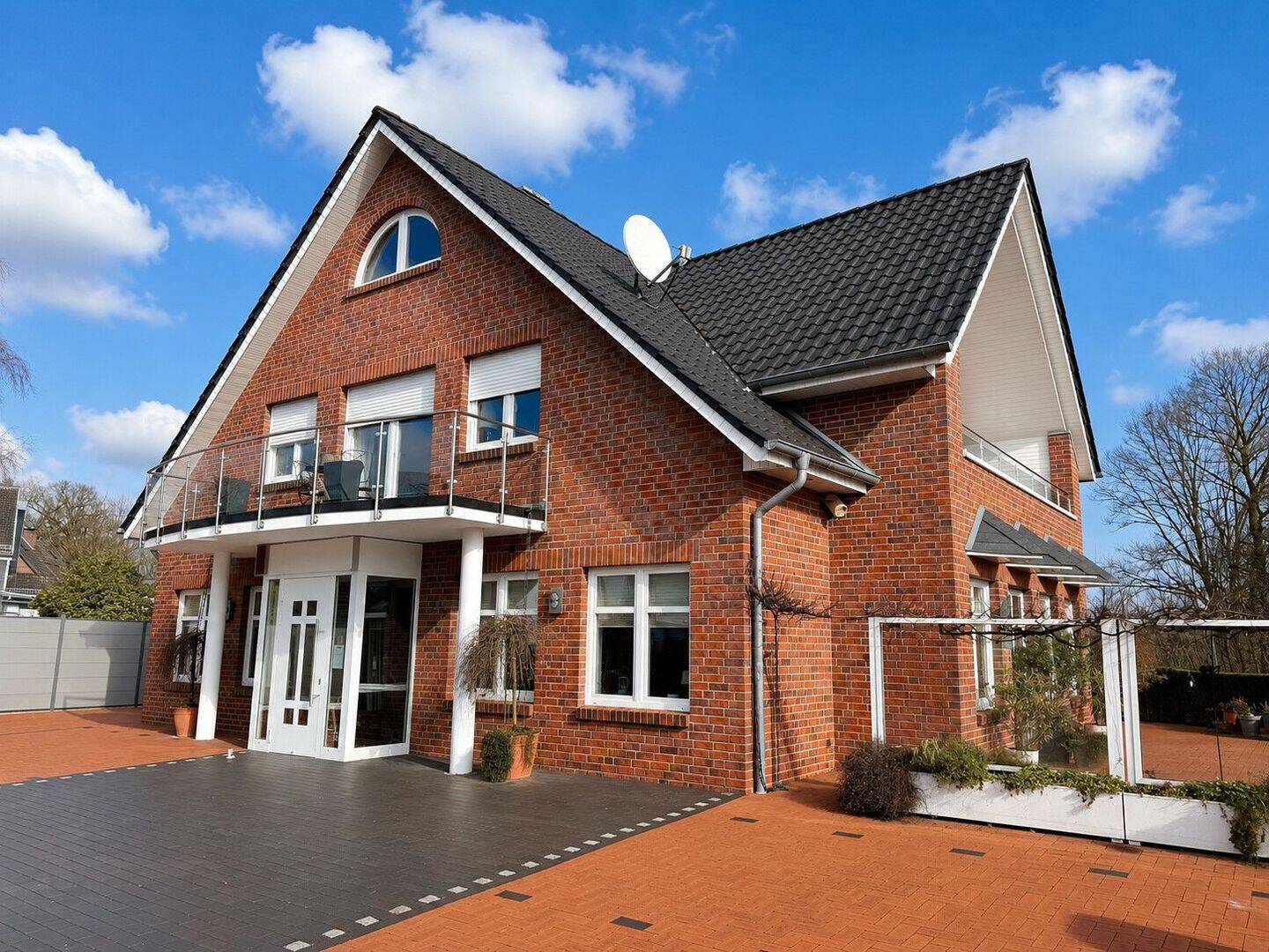 MAGELLAN REAL ESTATE: Wohn- und Geschäftshaus mit ca. 396 m² vermietbarer Fläche und Entwicklungspotenzial, 27721 Ritterhude
