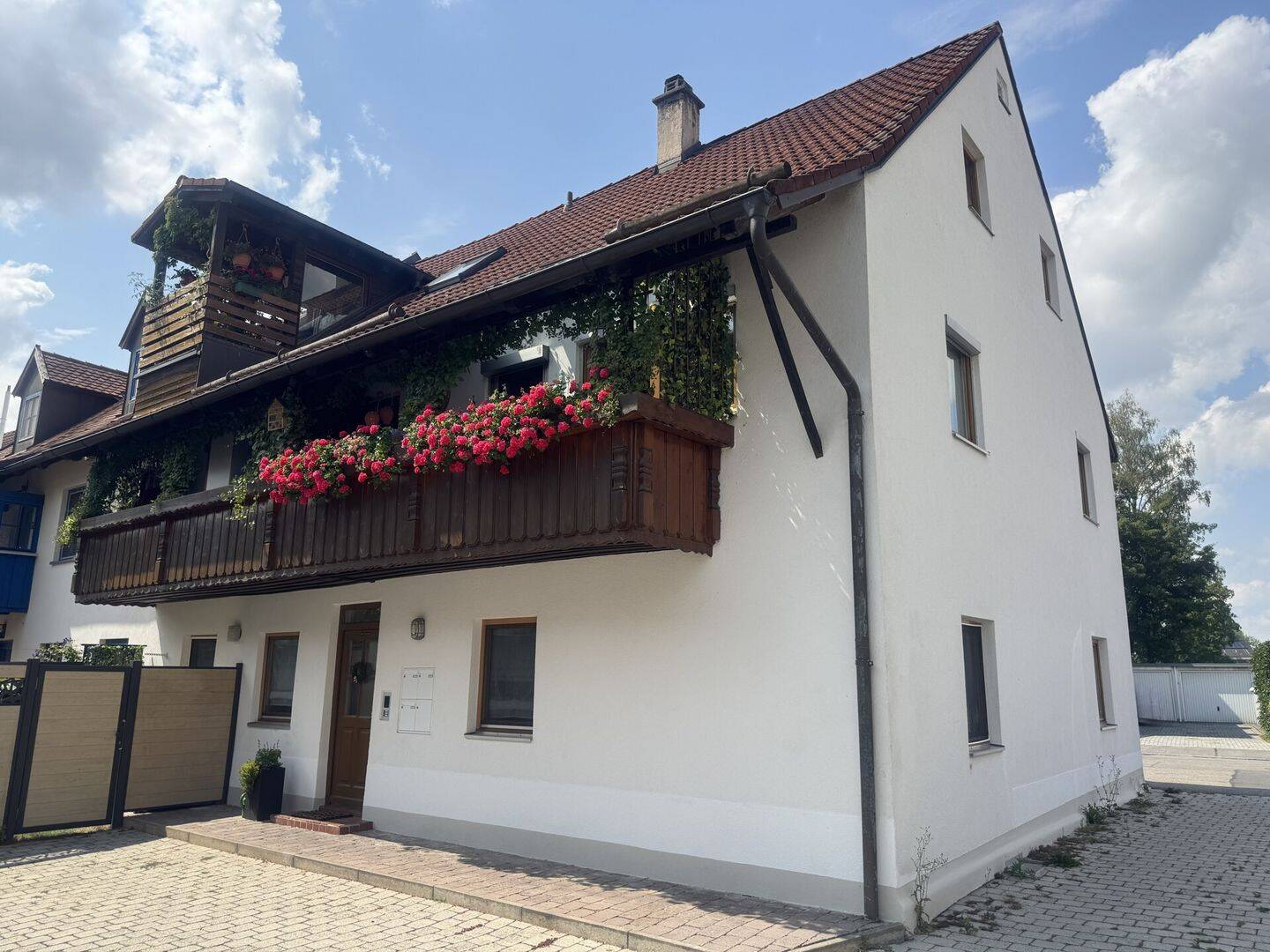 Wohnen mit Altbaucharme: Gepflegte Eigentumswohnung mit Freisitz und Stellplatz in Landshut, 84028 Landshut (Altstadt Peter und Paul)