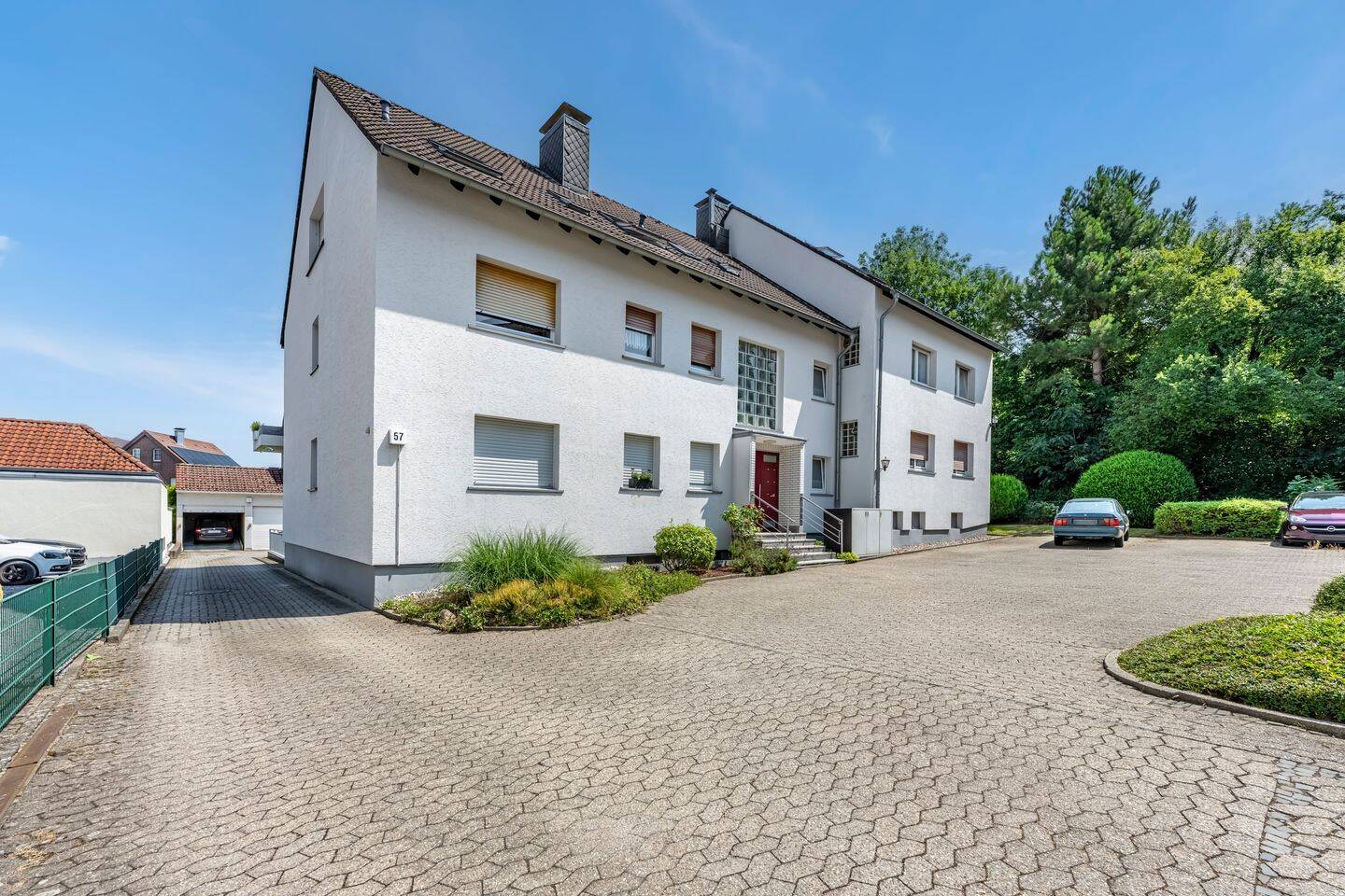 Familienfreundliche Maisonettewohnung mit zwei Balkonen, Einbauküche und Garage, 45549 Sprockhövel