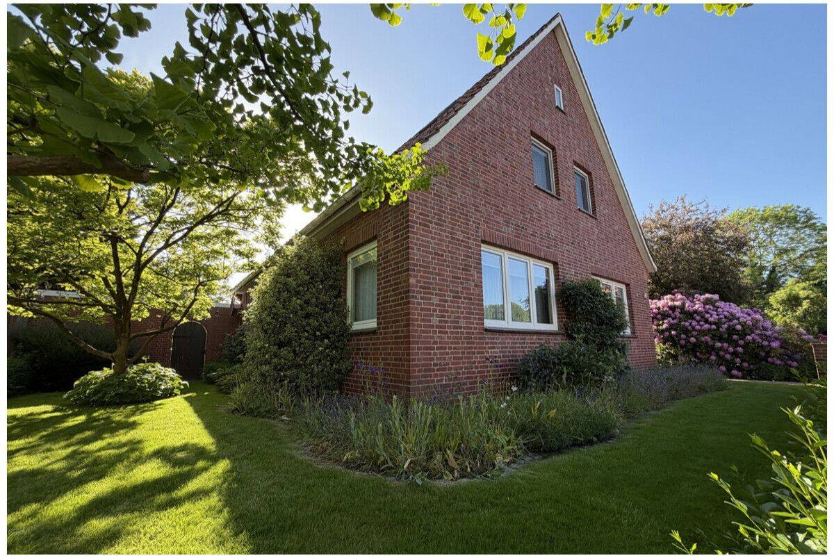 Gepflegtes Einfamilienhaus mit Anbau und Garage in Otterndorf, 21762 Otterndorf