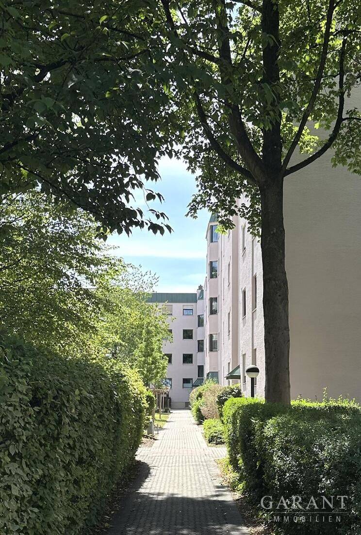 TOP! Schicke moderne(isierte) helle 3-Zimmer-Wohnung in ruhiger grüner Lage!, 86199 Augsburg (Bergheim Göggingen Haunstetten Inningen)
