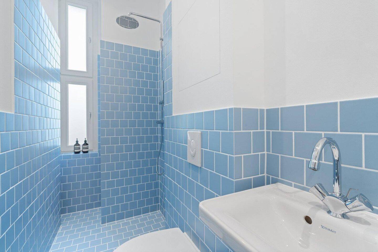 Umfassend sanierter Altbau mit Einbauküche, sofort einzugsbereit!, 12045 Berlin (Neukölln)