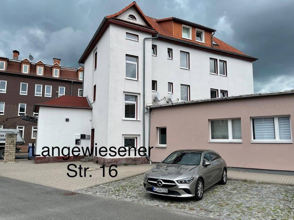 Moderne 4-Raum-Wohnung in zentraler Lage, nach Komplettsanierung neu zu vermieten, 98693 Ilmenau