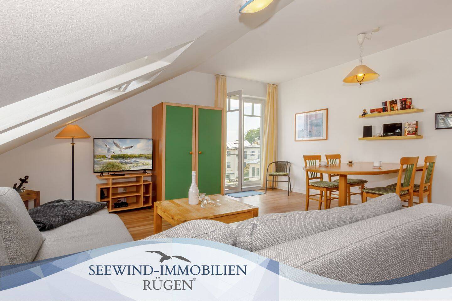 Helle Dachgeschosswohnung im Herzen von Göhren auf der Insel Rügen, 18586 Göhren