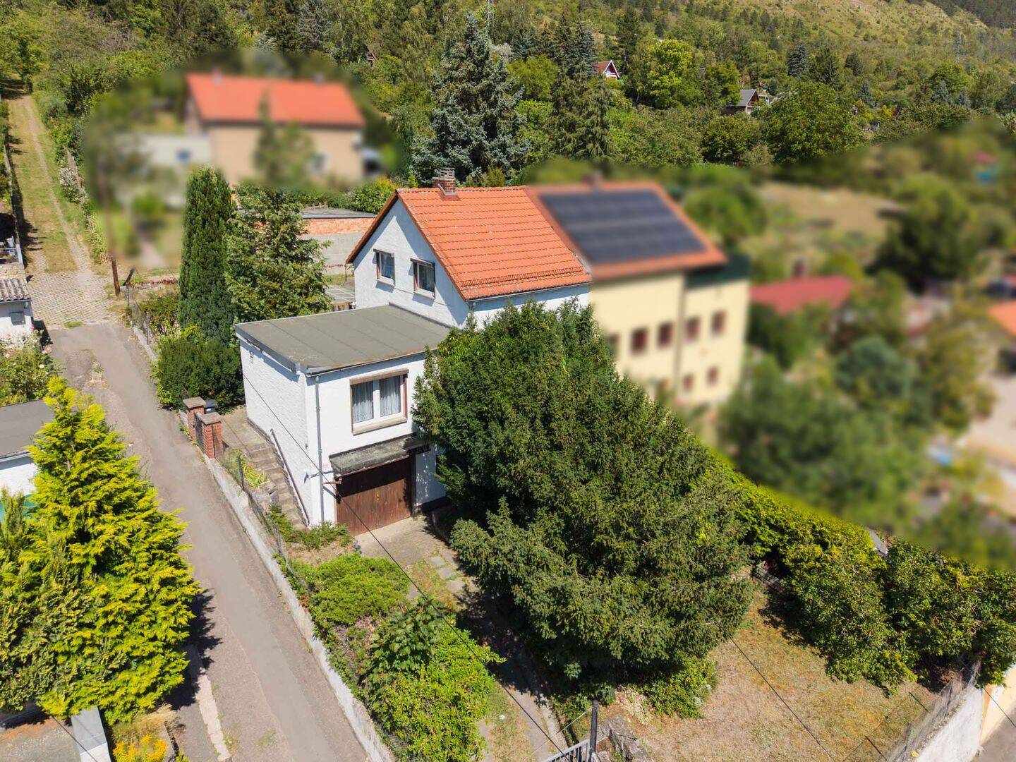 Sanierungsbedürftige Doppelhaushälfte auf der Sonnenseite Jenas, 7749 Jena