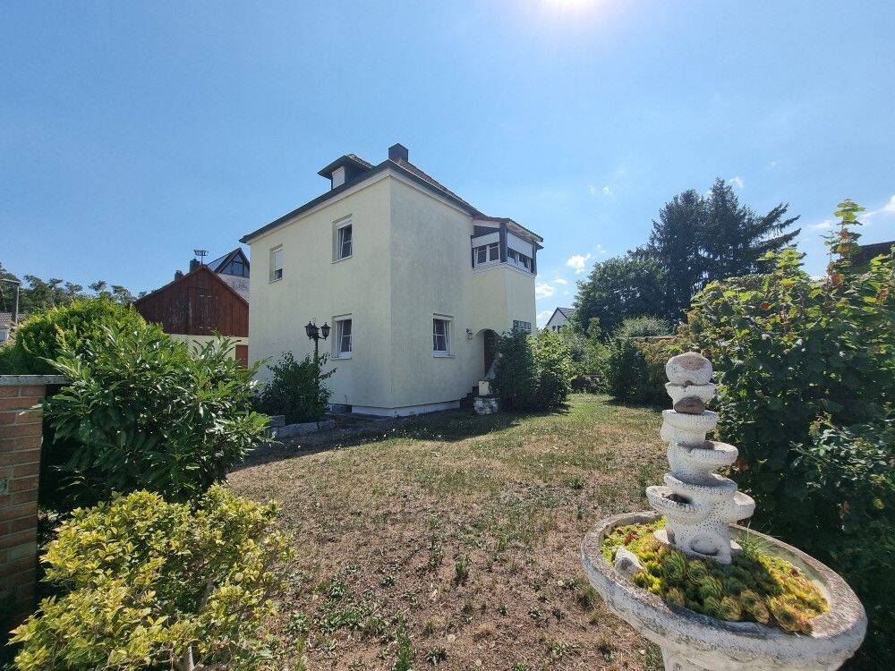 Die Lage macht´s … Charmantes Wohnhaus mit Doppelgarage …, 91126 Schwabach