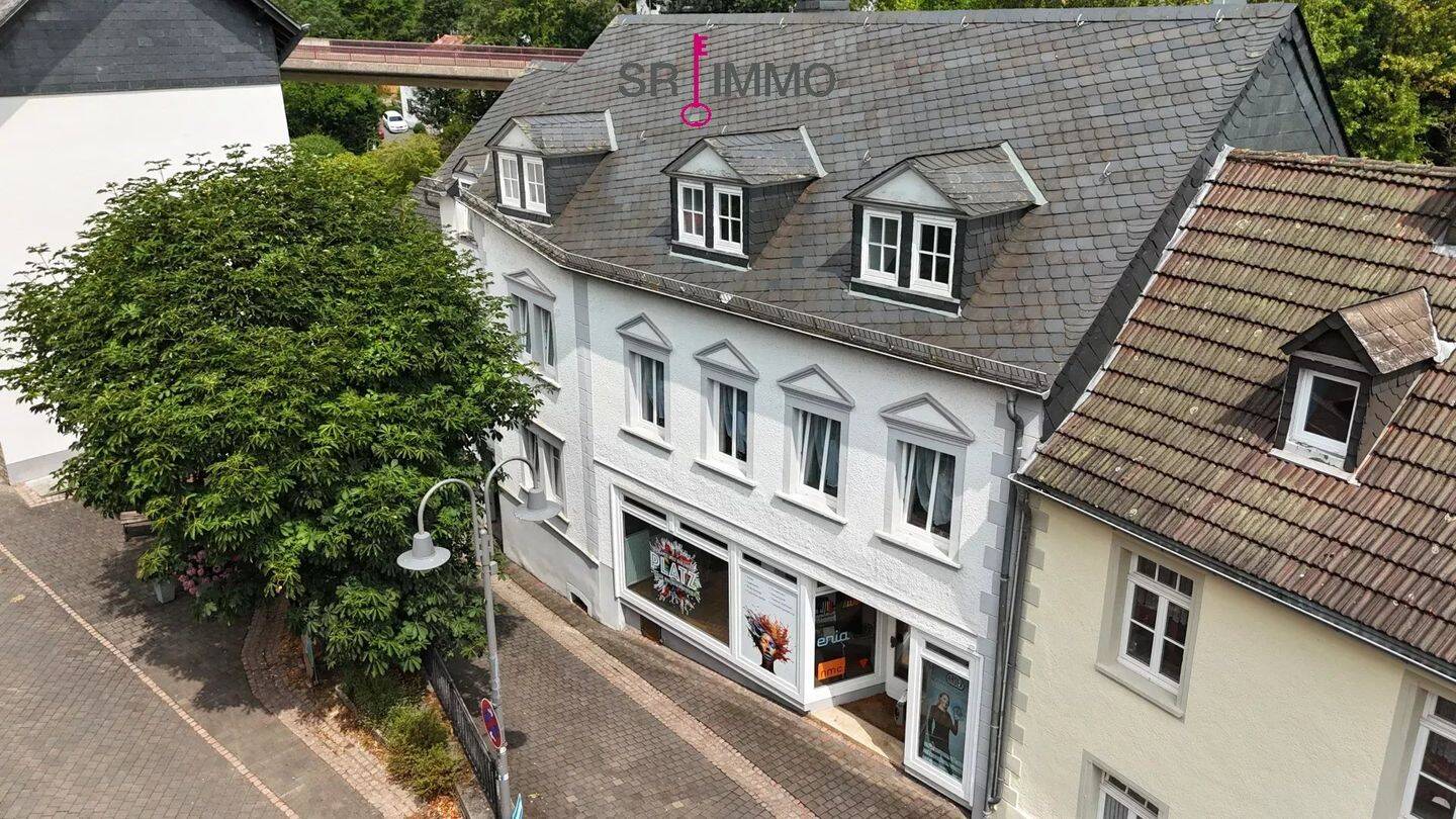 Vielseitiges Wohn- und Geschäftshaus mit drei Einheiten in Waxweiler, 54649 Waxweiler