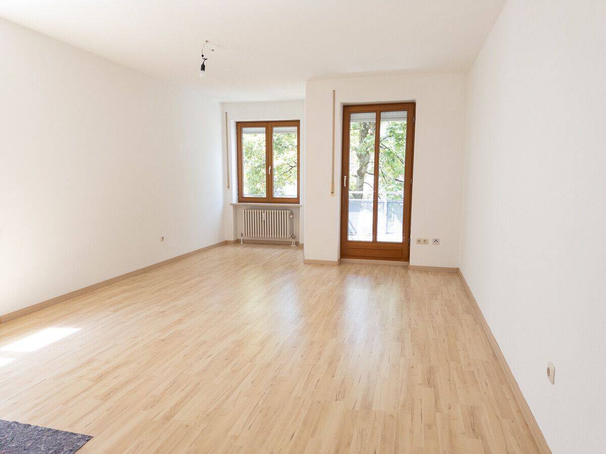 Schöne 2-ZKB mit Balkon – ab sofort frei!, 86179 Augsburg (Haunstetten Siebenbrunn)
