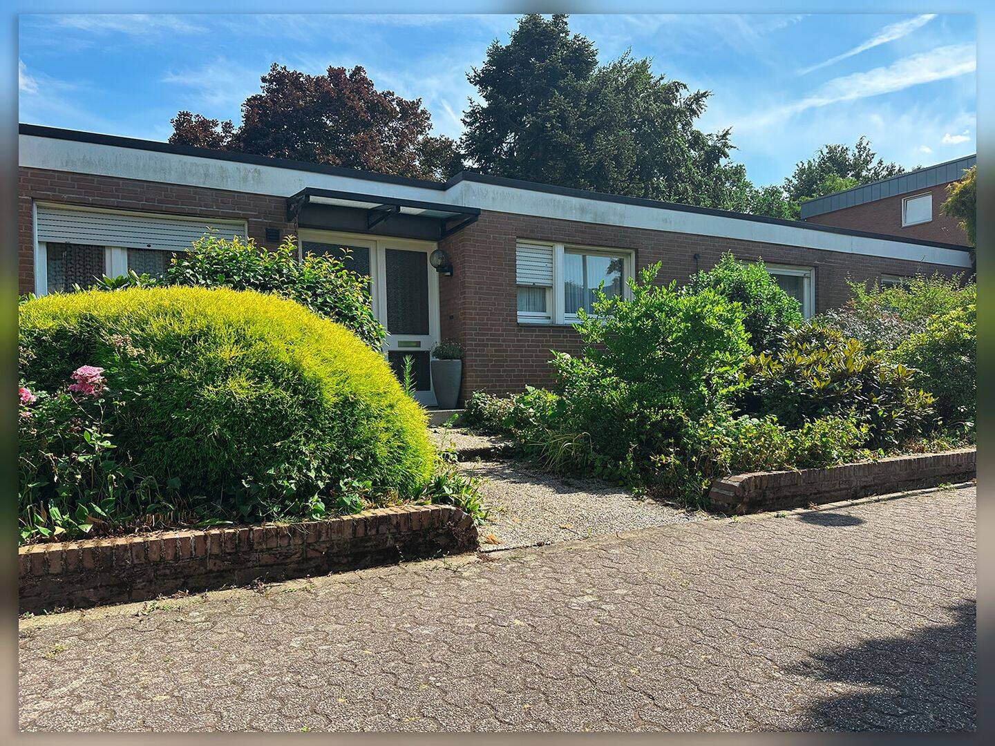 Großzügiger Bungalow mit parkähnlichem Garten, 46395 Bocholt