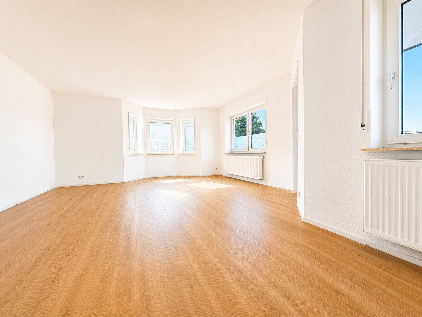 Frisch renovierte 3-Zimmer-Wohnung mit Balkon & Stellplatz in Weikersheim, 97990 Weikersheim