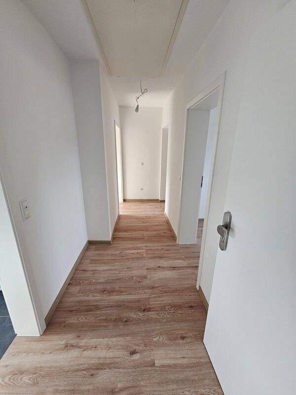 Modernisierte großzügige helle 4-Zimmer-DG-Wohnung, 53489 Sinzig