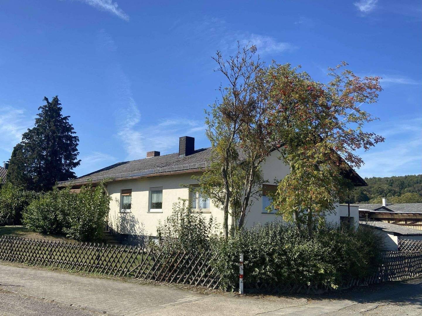 Familientraum mit großem Garten – charmantes Einfamilienhaus in ruhiger Lage von Usingen-Wernborn, 61250 Usingen