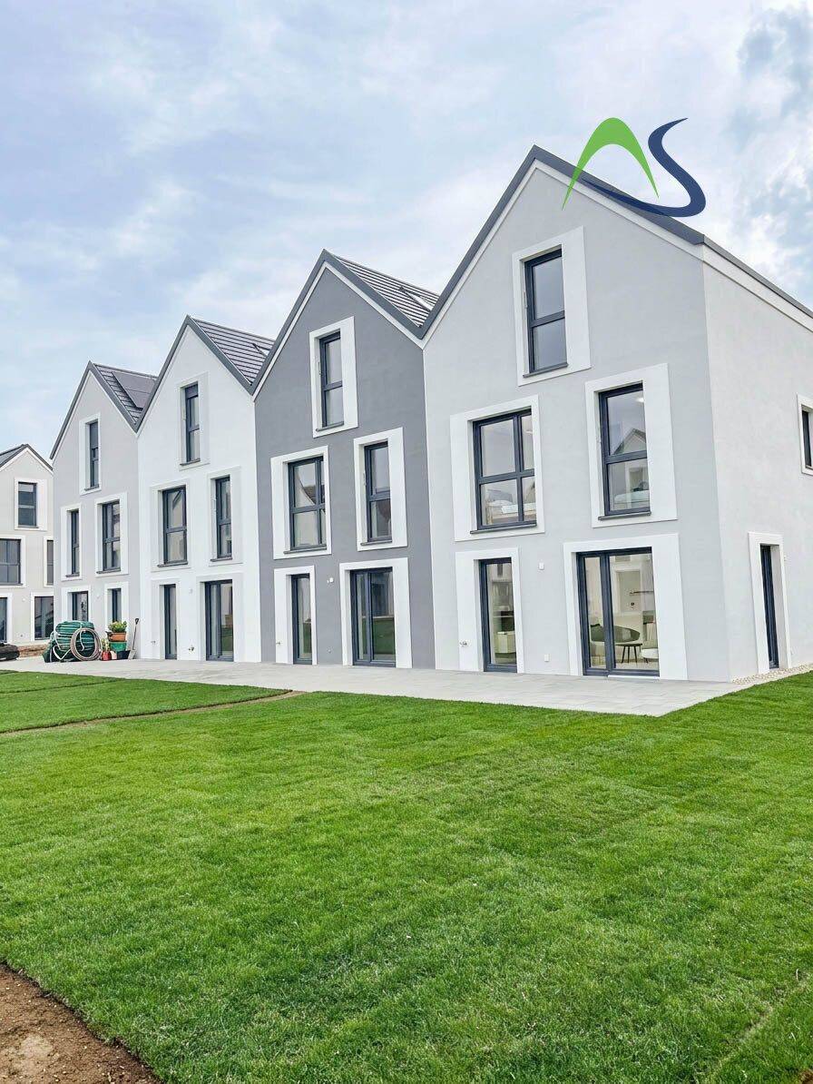 Modernes Reiheneckhaus mit Garten – Großzügiger Neubaukomfort in Köfering, 93096 Köfering