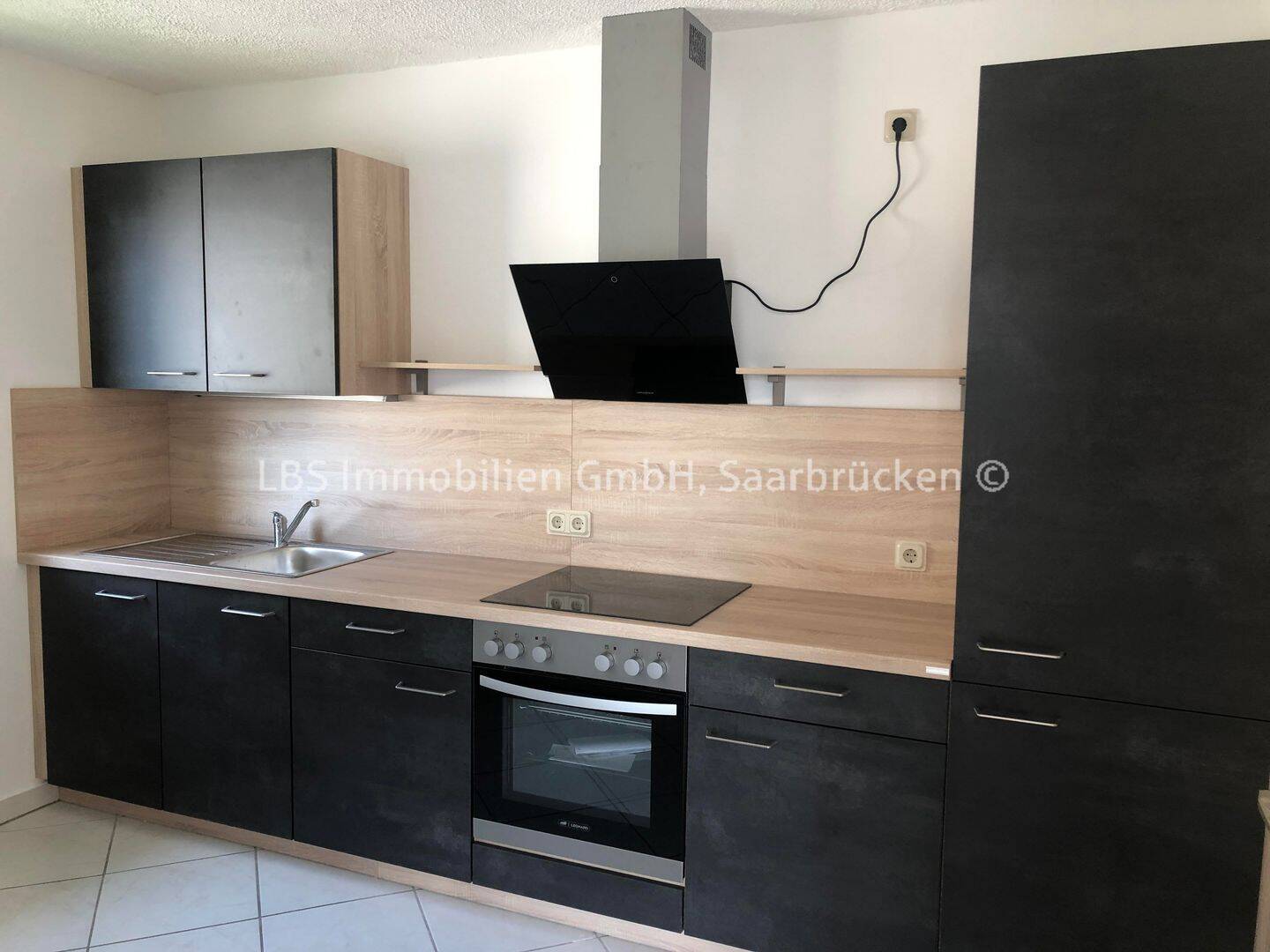Lichtdurchflutete 2ZKB Mietwohnung mit Einbauküche und Balkon in Uchtelfangen, 66557 Illingen