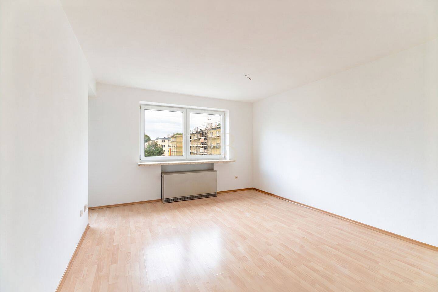 Gepflegte 3-Zimmer-Wohnung mit Balkon – umfangreiche Sanierung bereits vom Verkäufer bezahlt, 84032 Altdorf (Industriegebiet Wolfgang)