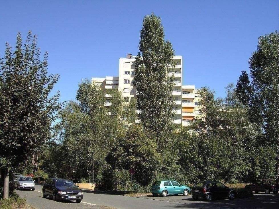 4-Zimmer-Wohnung mit großem Südbalkon und TG Nähe Albert-Schweitzer-Gymnasium, 91056 Erlangen